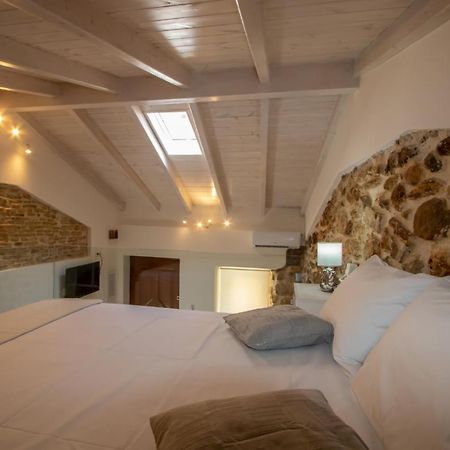 Stone House Apartment Mantouki Bagian luar foto