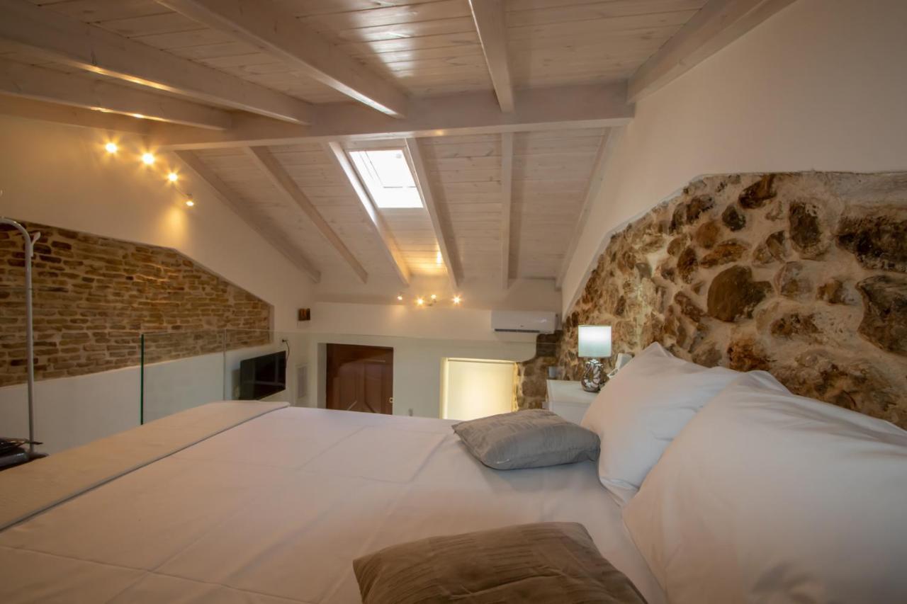 Stone House Apartment Mantouki Bagian luar foto