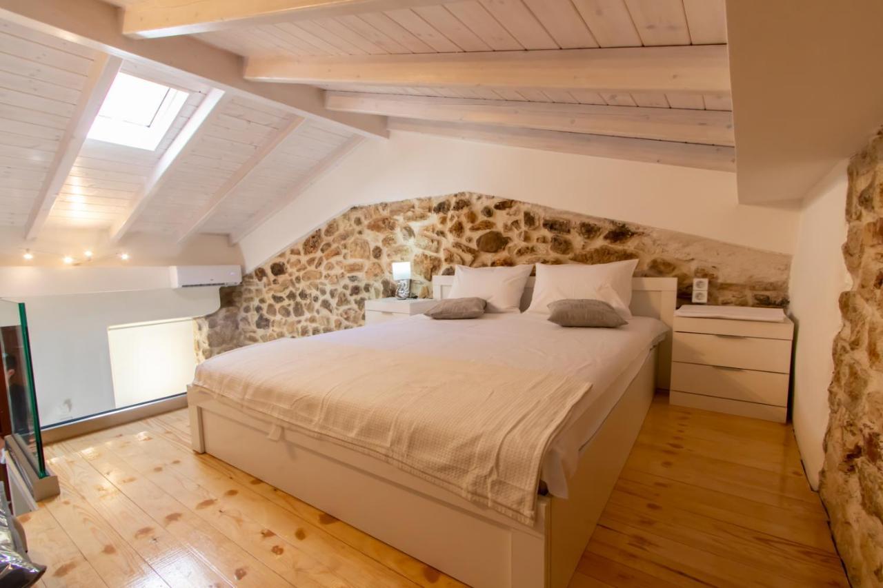 Stone House Apartment Mantouki Bagian luar foto