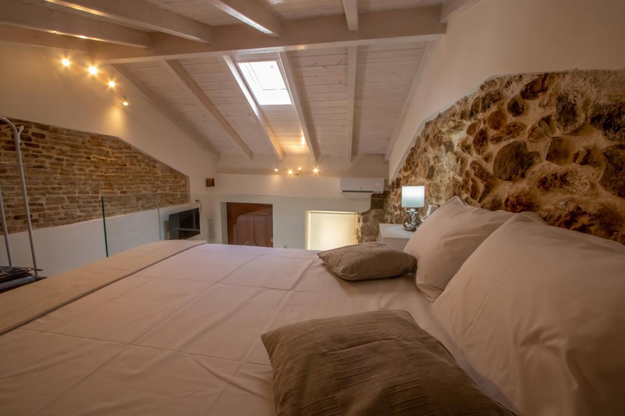 Stone House Apartment Mantouki Bagian luar foto
