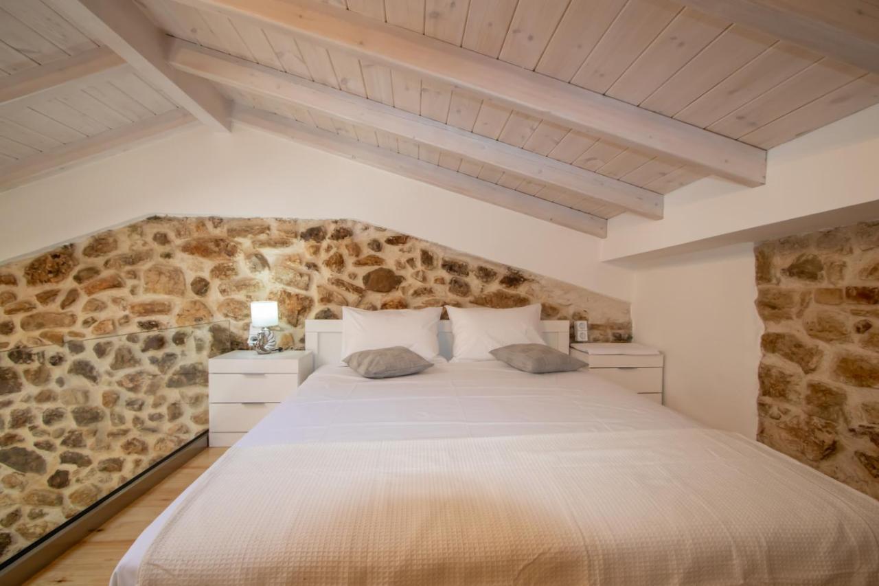 Stone House Apartment Mantouki Bagian luar foto