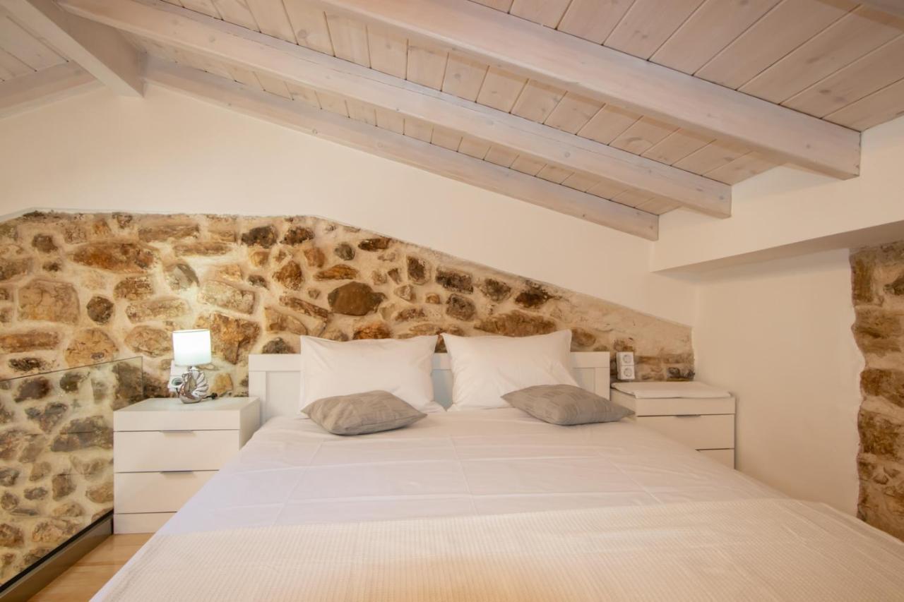 Stone House Apartment Mantouki Bagian luar foto