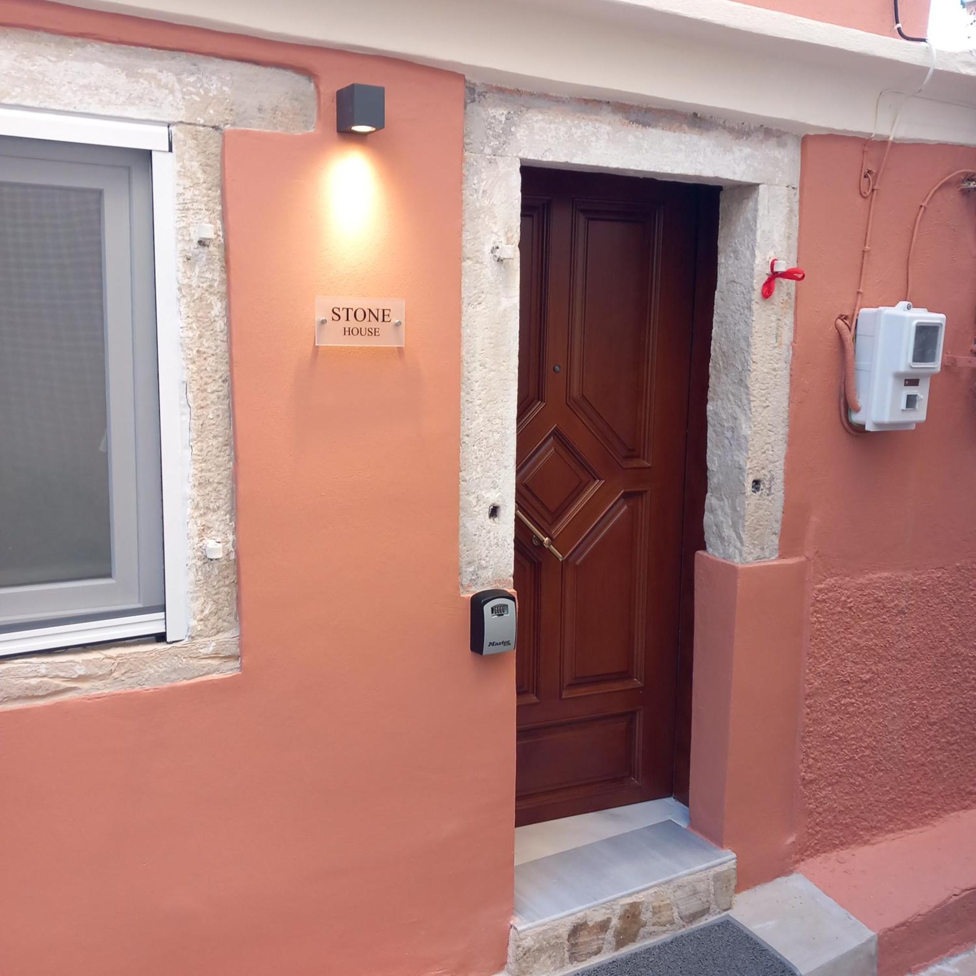 Stone House Apartment Mantouki Bagian luar foto
